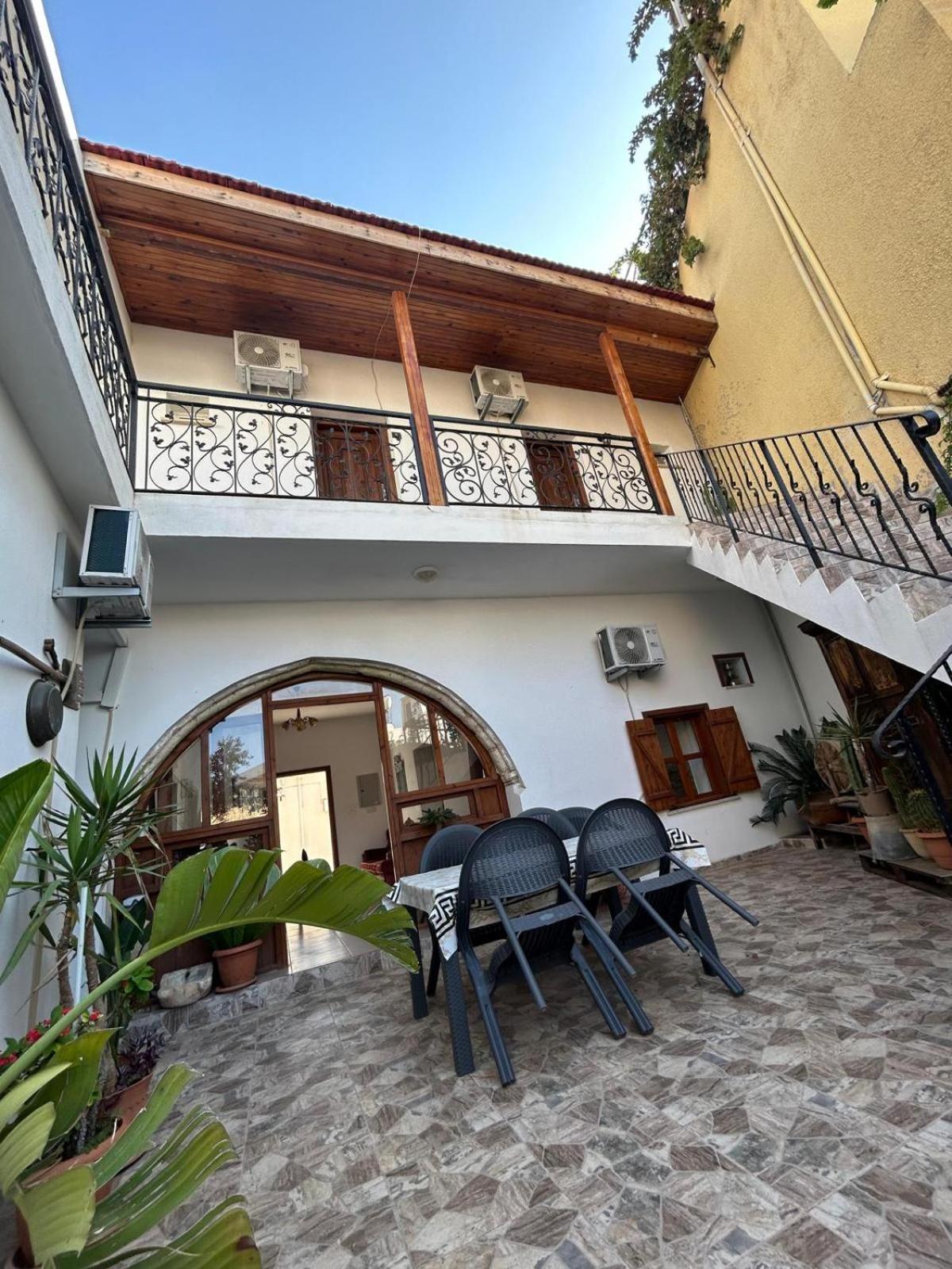 Arsione Guest House Famagusta  Esterno foto